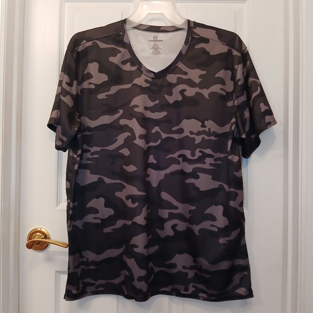 Real Essentials Short Sleeve T-Shirt Tee Size 2XL Men's Camo Camoflauge